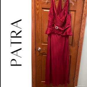 🌸Patra Size 18 Maroon Floor Length Formal Gown with Matching Shawl